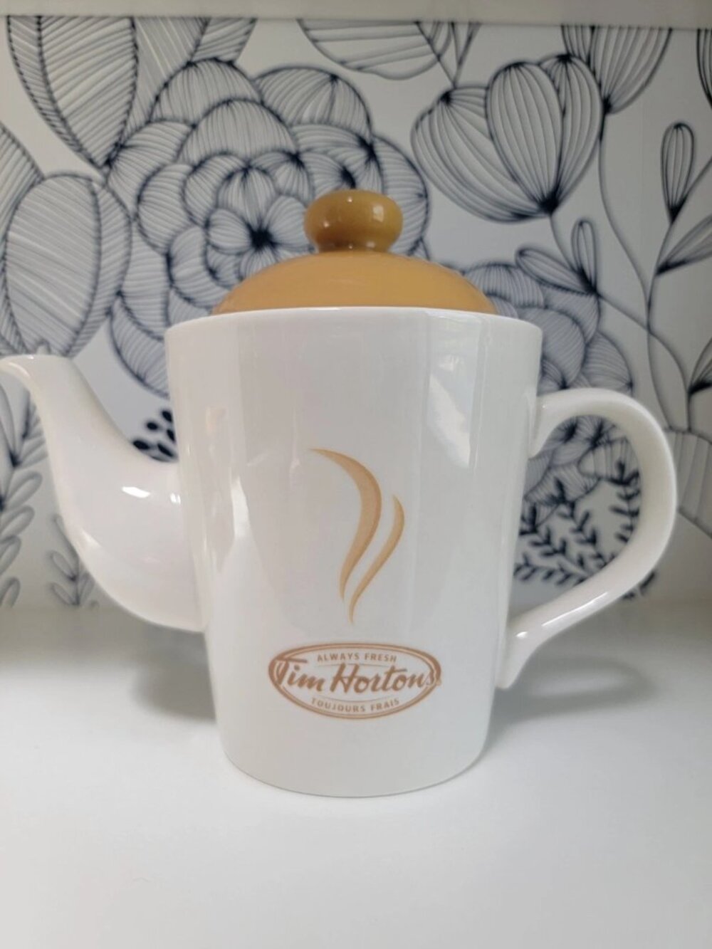Tim Horton's Limited Edition 2006 Tea Pot Collectible Always Fresh; Canadiana